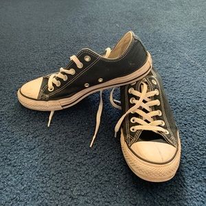 Black converse shoes